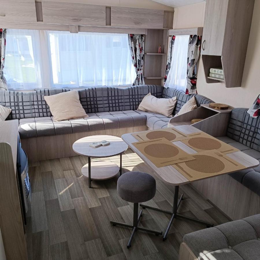 Caravan Aan Zee Arnani *