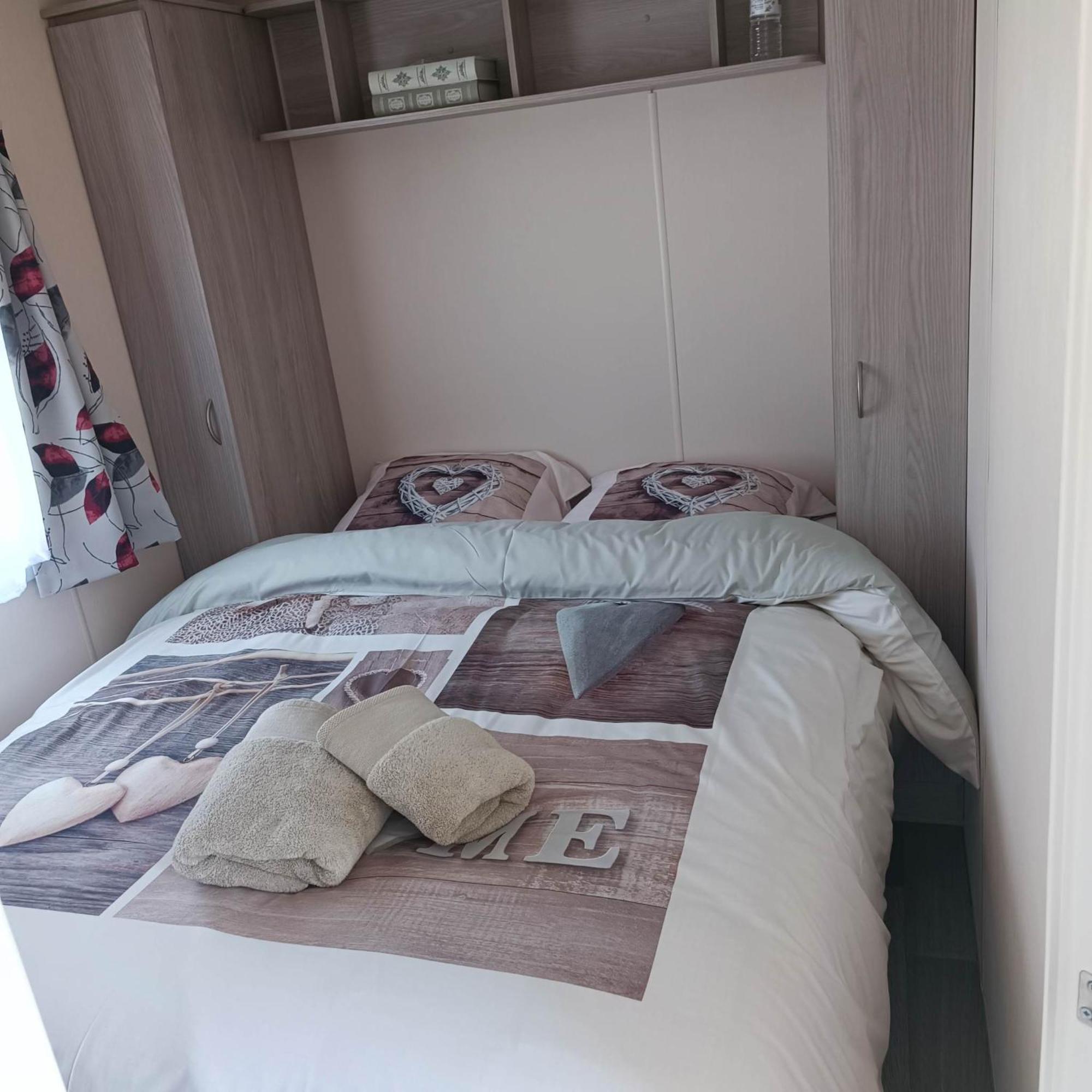 Caravan Aan Zee Arnani Campsite